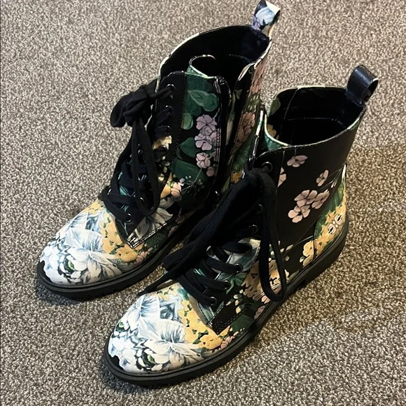 Steve Madden Multicolor Floral Ankle Boots - Picture 1 of 4